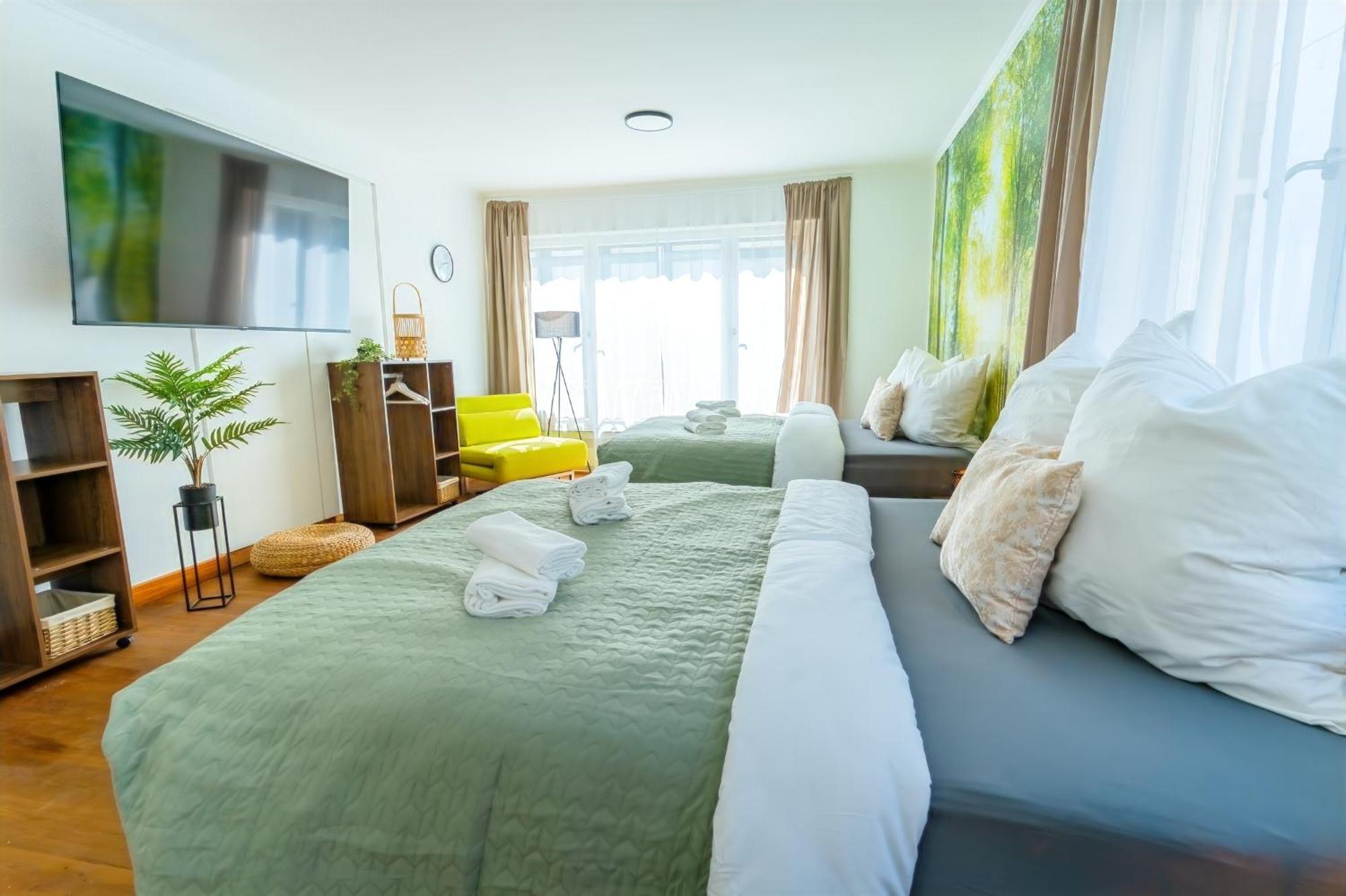 Apartment The Big Muenster Fuer Bis Zu 12, Whirlpool, Sauna, Zentral, Tischfussball, Balkon, Gasgrill *