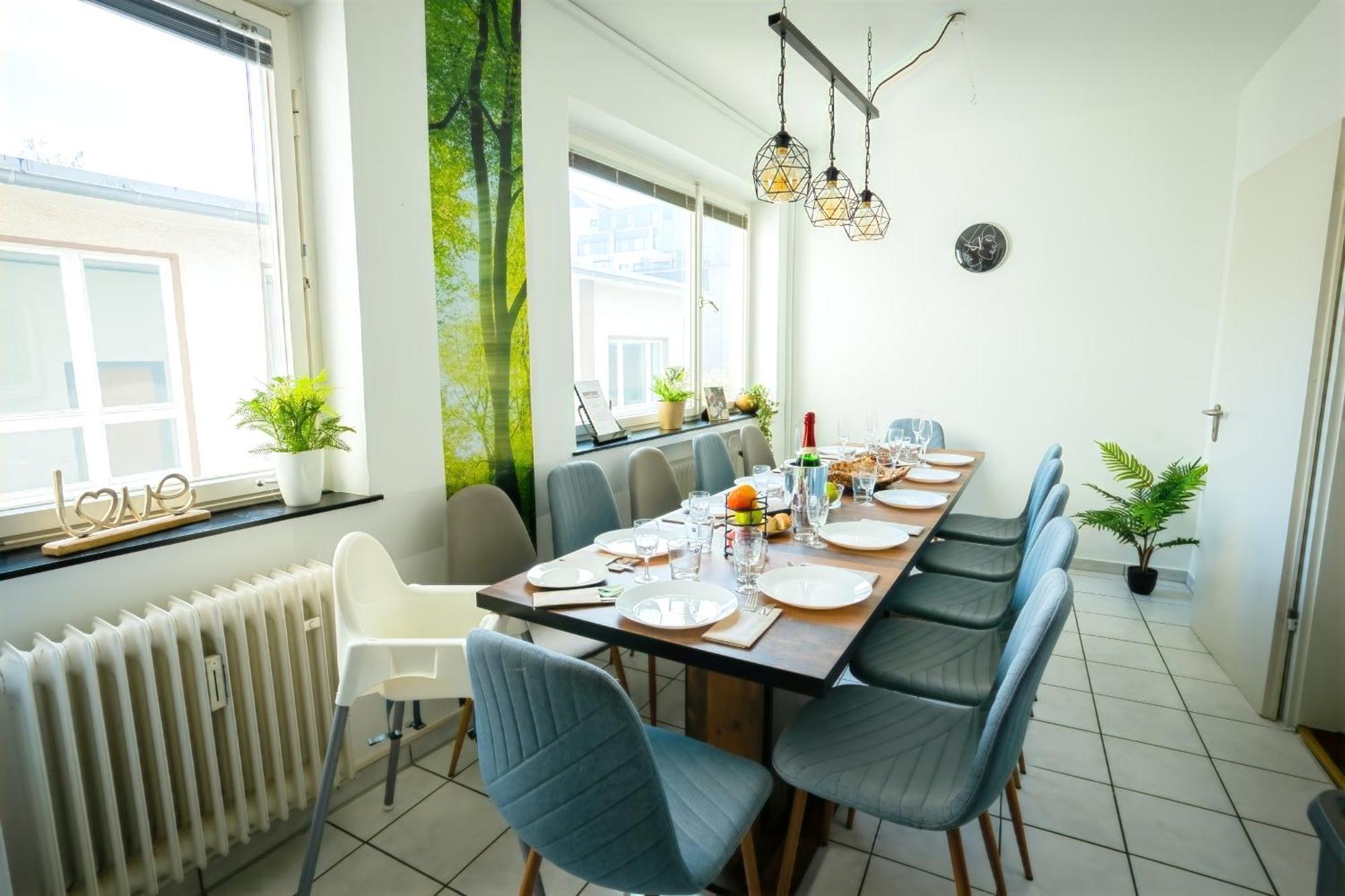 Апартаменты The Big Muenster Fuer Bis Zu 12, Whirlpool, Sauna, Zentral, Tischfussball, Balkon, Gasgrill Ульм