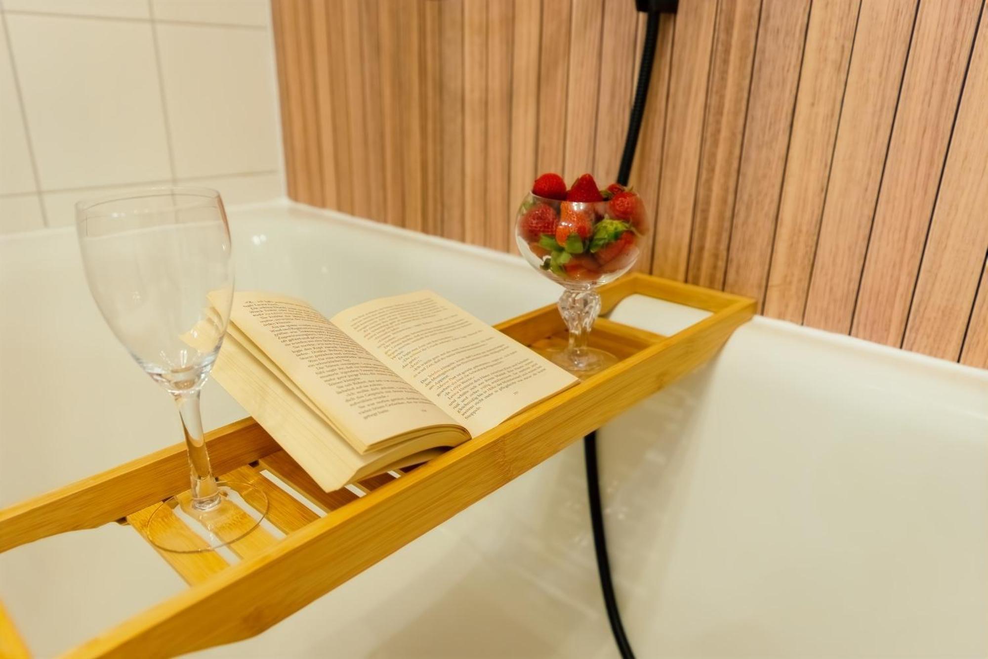 Apartment The Big Muenster Fuer Bis Zu 12, Whirlpool, Sauna, Zentral, Tischfussball, Balkon, Gasgrill Ulm